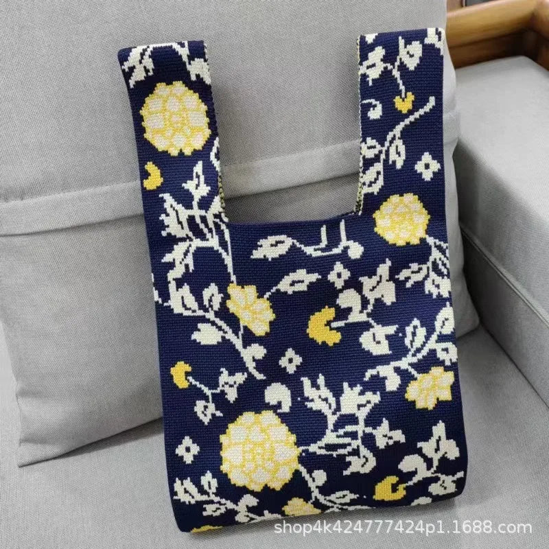 Handmade Knitted Knot Wrist Bag - Striped Mini Tote for Women, Large-Capacity Phone Bucket, Autumn Winter Casual