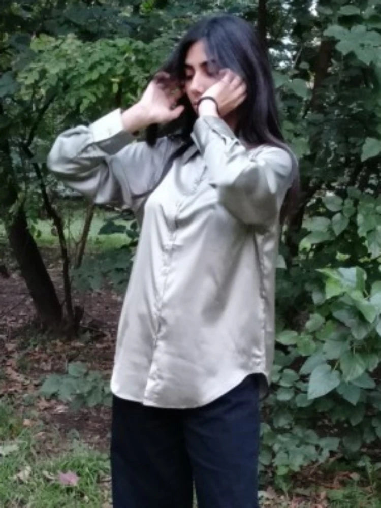 Elegant Satin Women's Button-Up Blouse Turn-Down Collar Vintage Casual Silk-Look Top