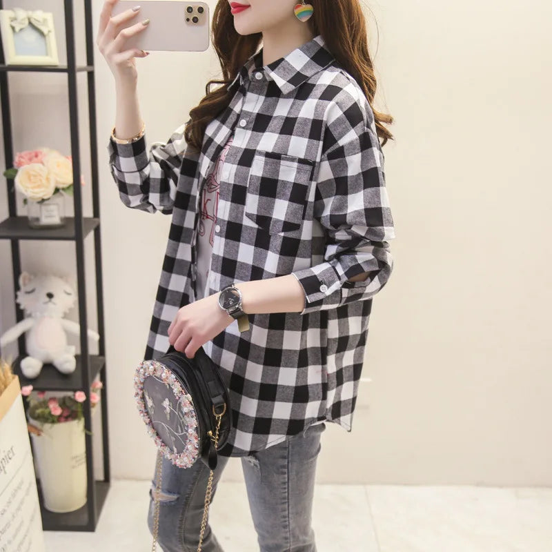 Loose Women's Plaid Shirt – College Style Long-Sleeve Checked Blouse, Casual Loose-Fit Top