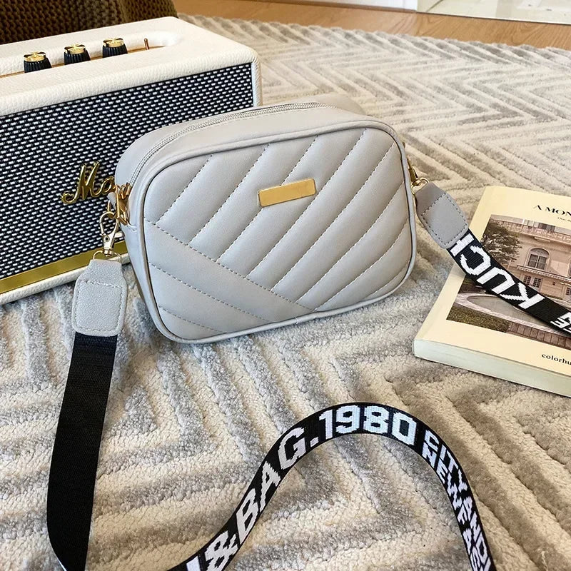 Women's Mini Quilted PU Crossbody Bag - Small Shoulder Bag & Phone Wallet (7.3 x 5.5 x 2.4 in / 18.5 x 14 x 6 cm)