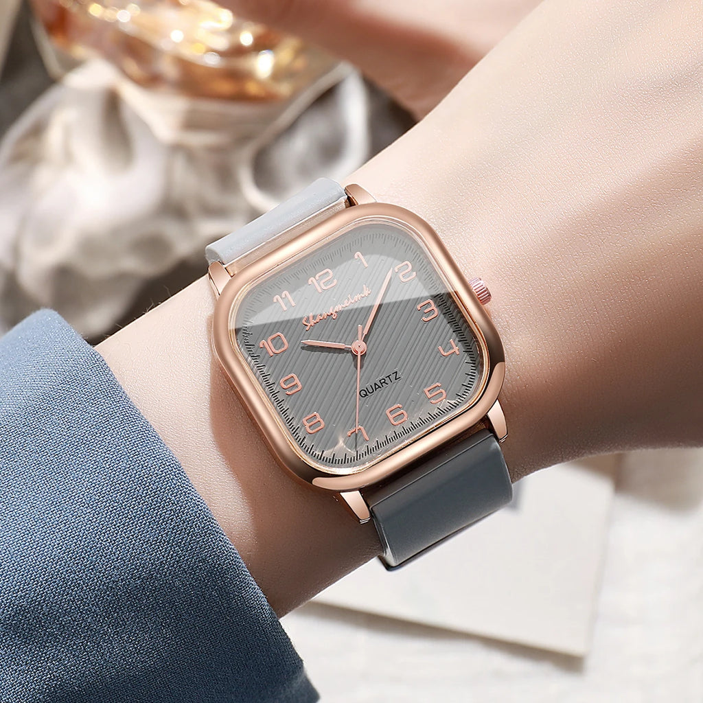 Women's Casual Silicone Strap Quartz Watch 35mm (1.38in) Fashion Square Dial