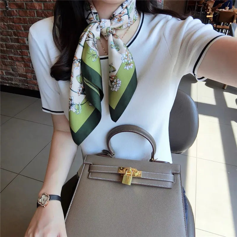 70 x 70 cm (27.6 x 27.6 in) Floral Satin-Look Polyester Square Scarf - Women's Headscarf, Hijab, Hair Band & Wrist Wrap