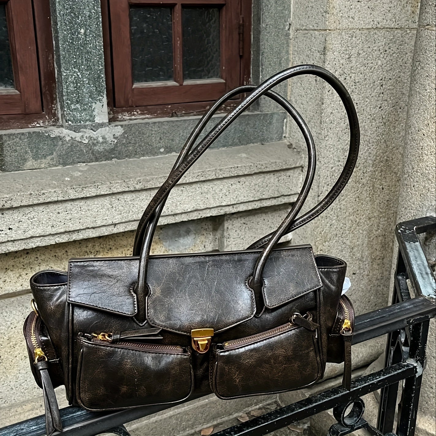 Retro-Inspired Baguette Bag for Women - High-Quality PU Leather, Detachable Shoulder Strap, Kiss Lock Closure, Solid Color Everyday Purse