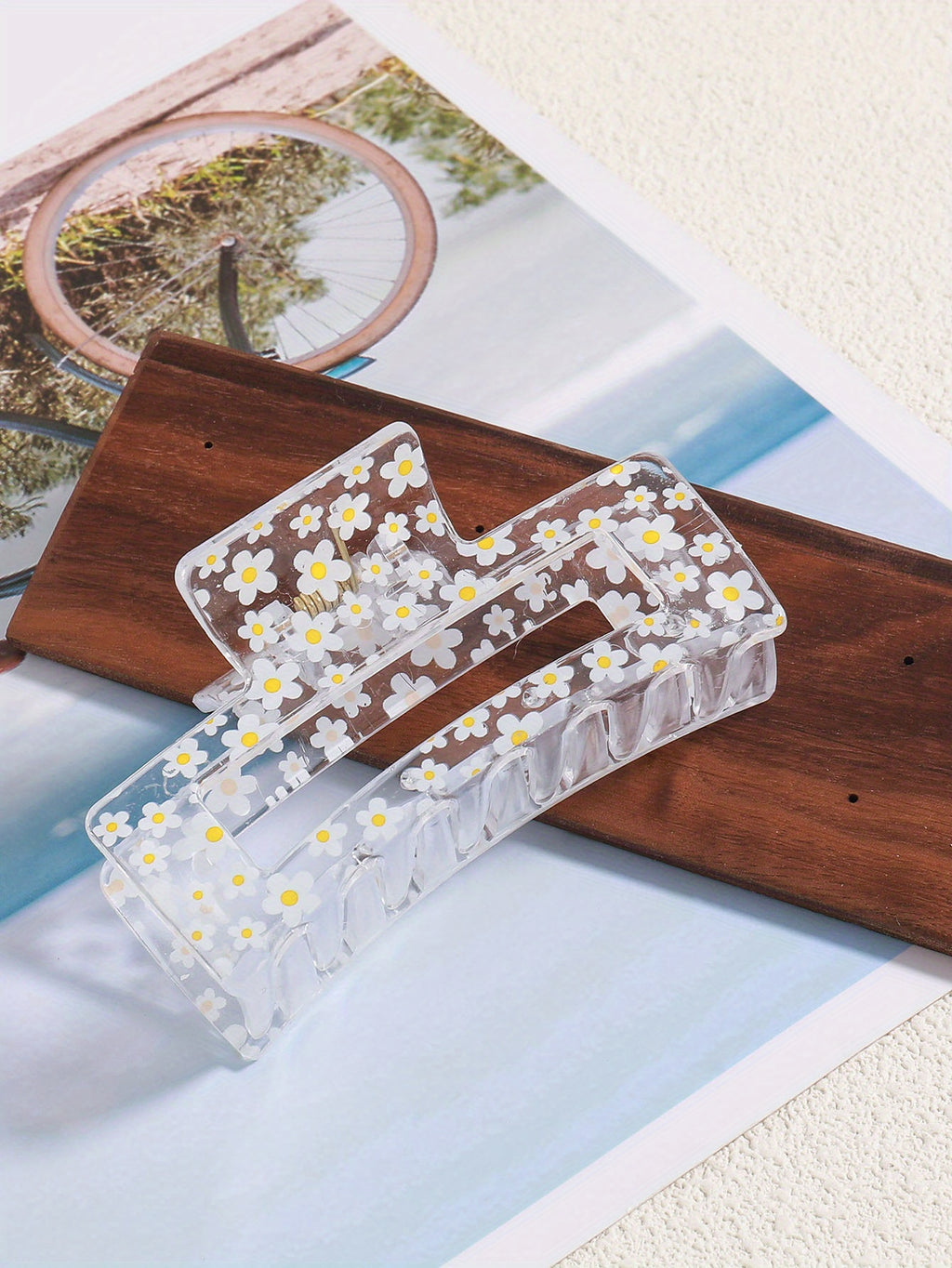 Transparent Lemon Flower Hair Claw Clip – Cute Minimalist Plastic Hair Clip for Women