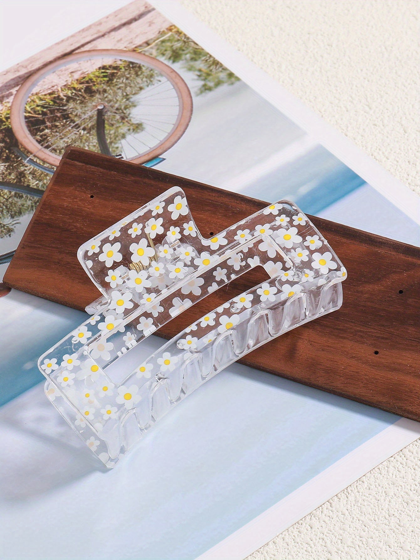 Transparent Lemon Flower Hair Claw Clip – Cute Minimalist Plastic Hair Clip for Women