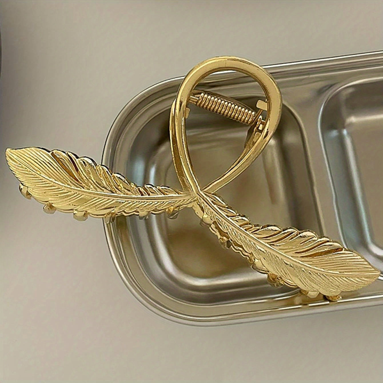 Minimalist Metal Shark Hair Clip for Women – 1-Pack Back-of-Head Hair Claw