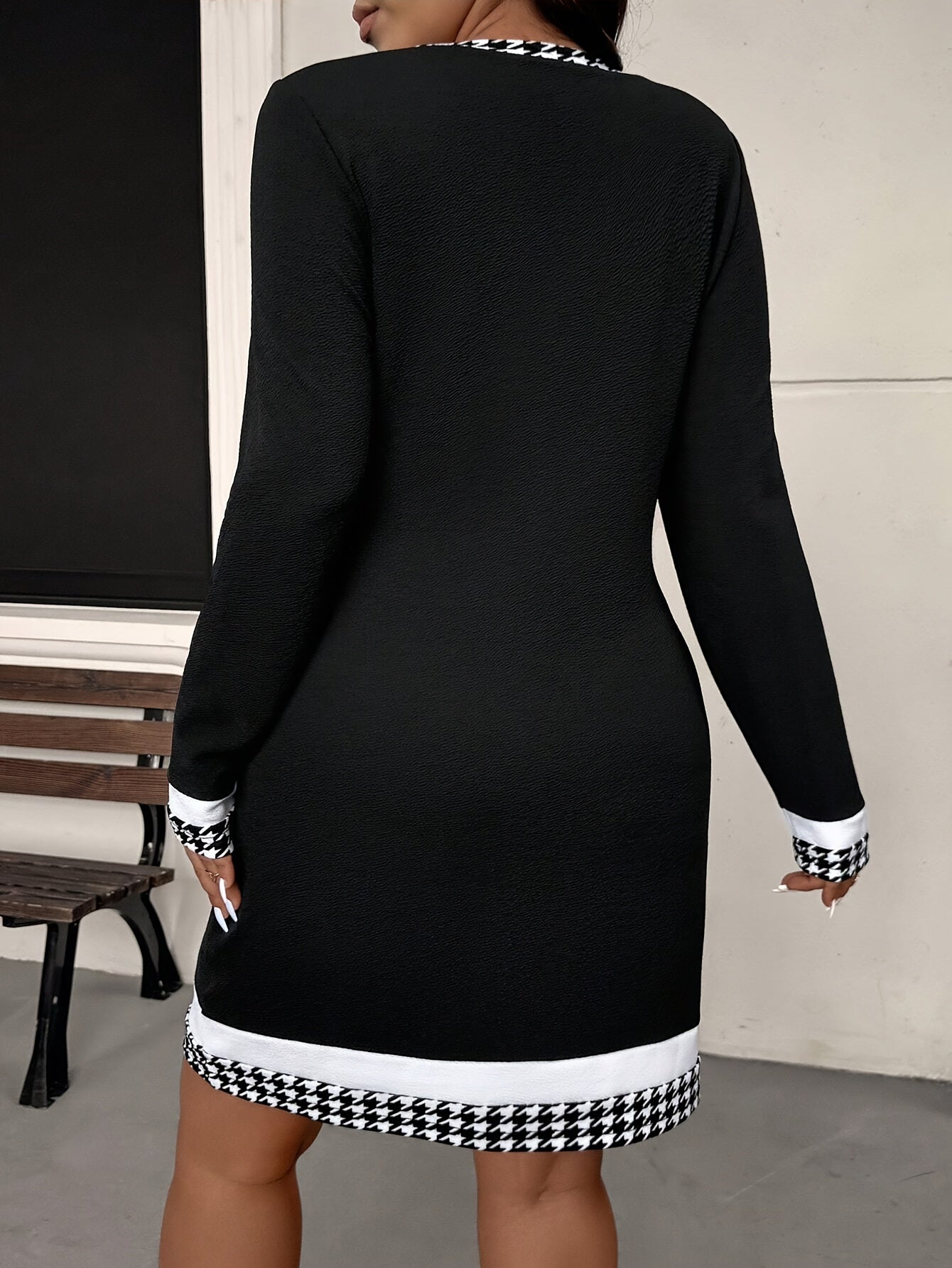 Plus Size Houndstooth Tunic Dress - Crew Neck Long Sleeve Bow Detail, Stretch Knit (95% Polyester, 5% Spandex)