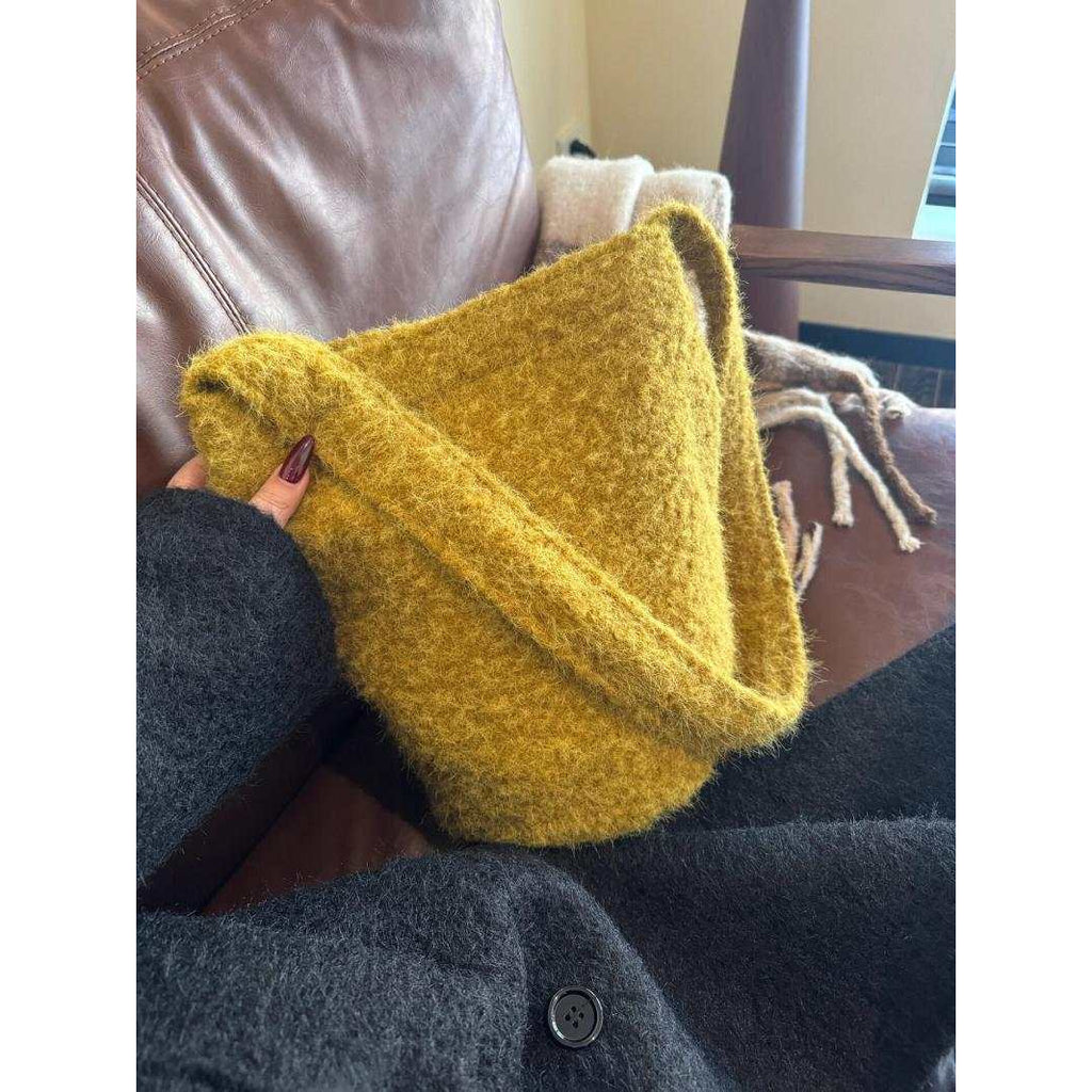 Women's Plush Velvet Crossbody Bucket Bag - Vintage Large-Capacity Soft-Touch Handbag with Fixed Strap & Buckle Closure (Golden Tan/Brown)