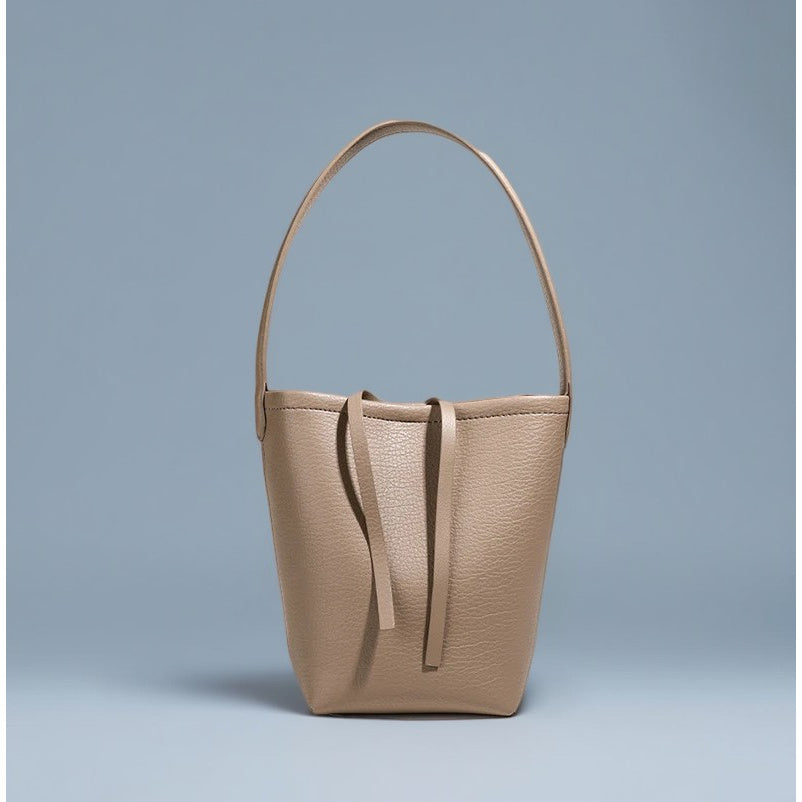 Women's Large Capacity Drawstring Tote – Structured PU Bucket Handbag with Gold-Tone Hardware for Work, Travel & Everyday